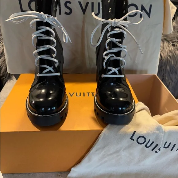 LV Heart Star Trail Boots ❤️ - Picture 7 of 16